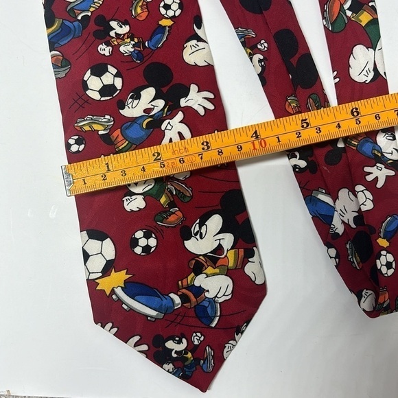 Vintage mickey mouse soccer tie - Picture 4 of 6